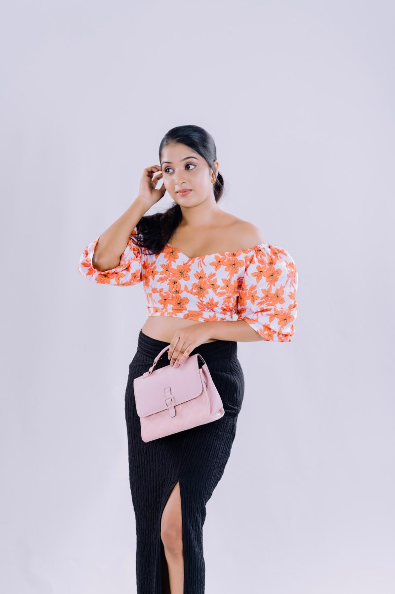 Off shoulder floral top - Image 5