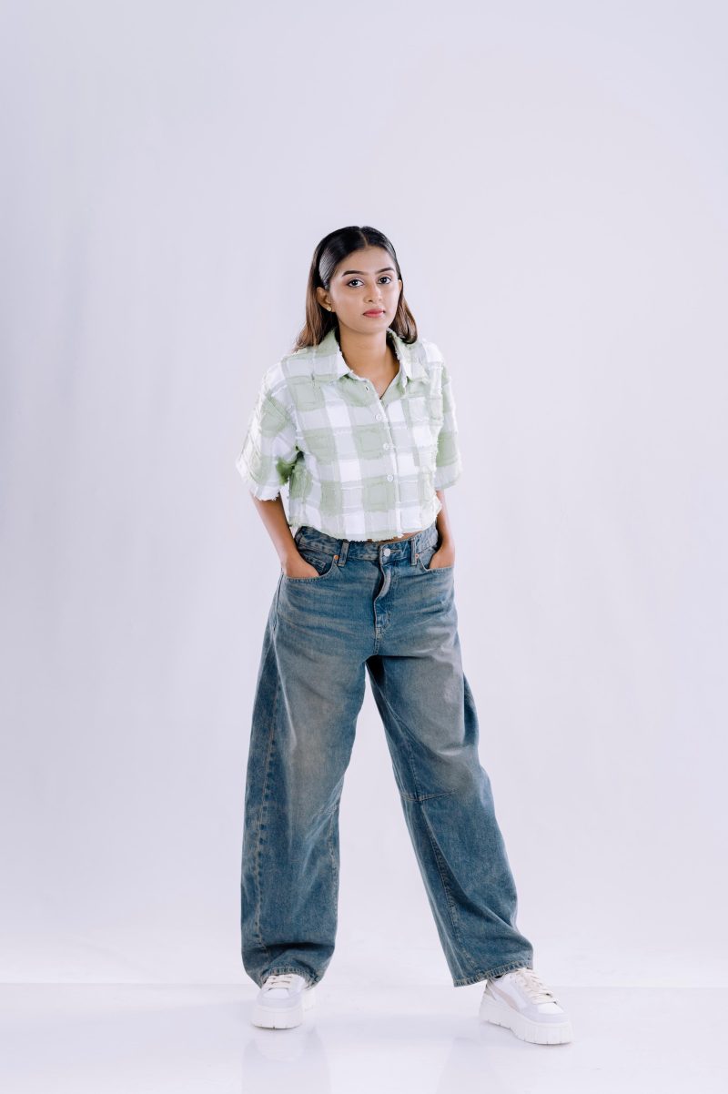 Short Sleeve Crop Shirt - Image 2